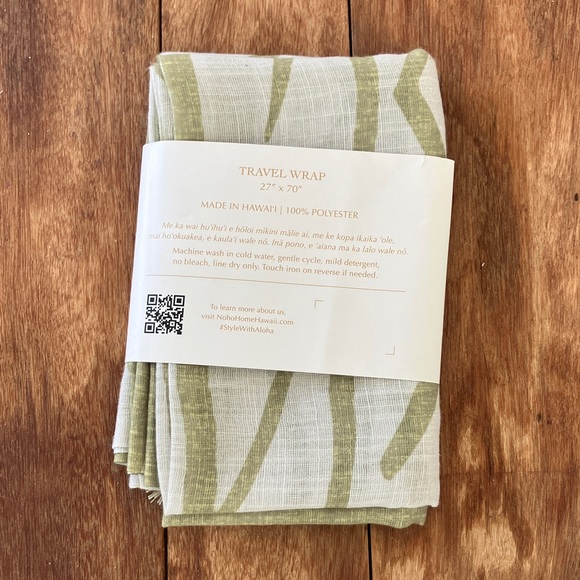 Noho Home Green and White Travel Wrap; Made in Hawaii; 27” x 70” - Picture 2 of 2